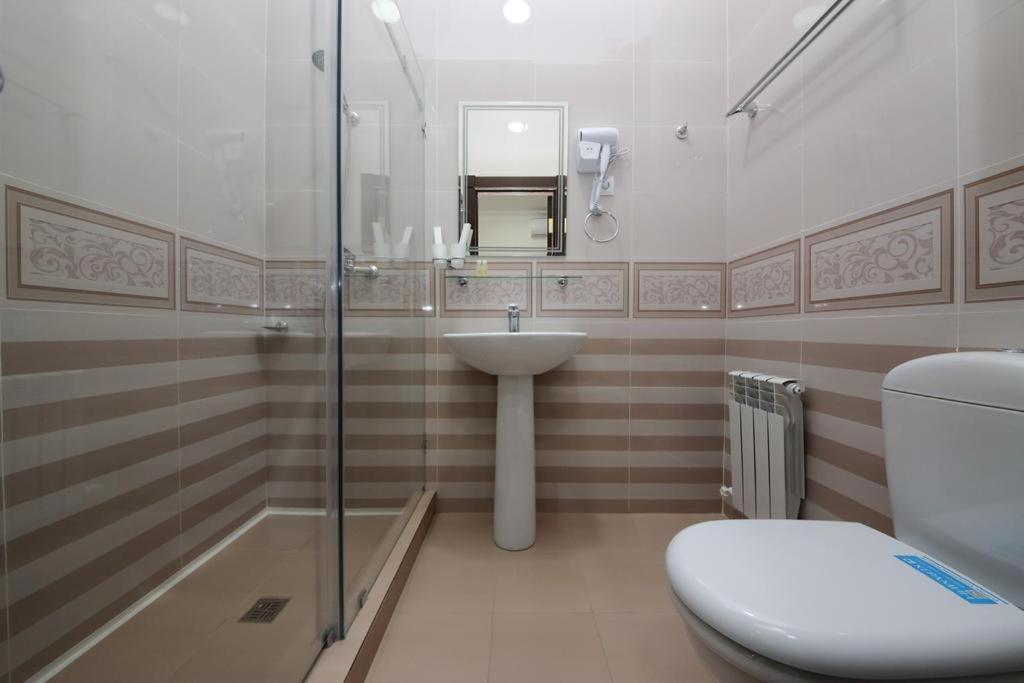 Hotel Globus Tashkent Exterior foto